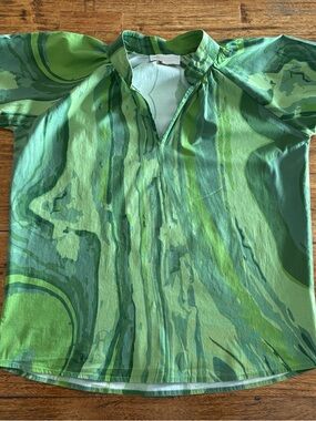 Green Marble-Print Women's Danna Blouse - Relaxed V-Neck XS
